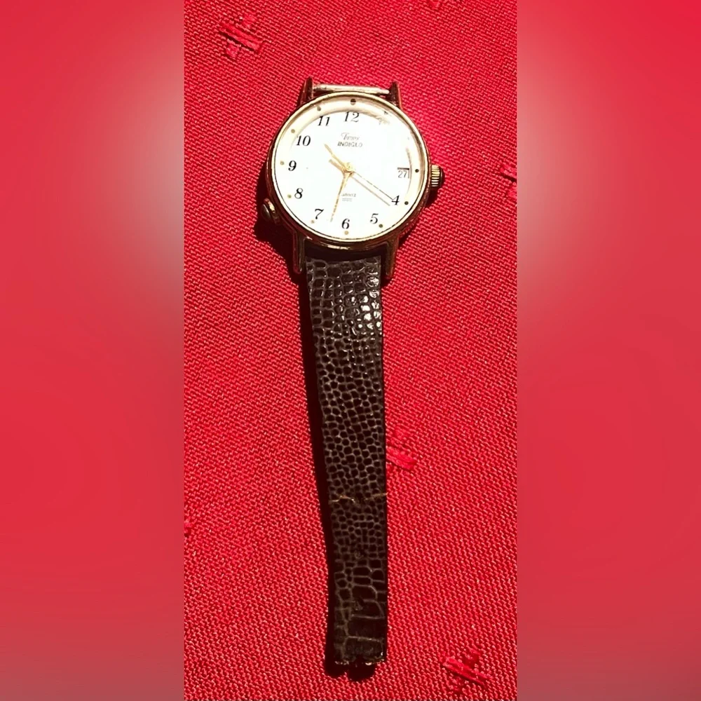Vintage Ladies Timex Indiglo Gold-Tone White Dial Watch c1980s